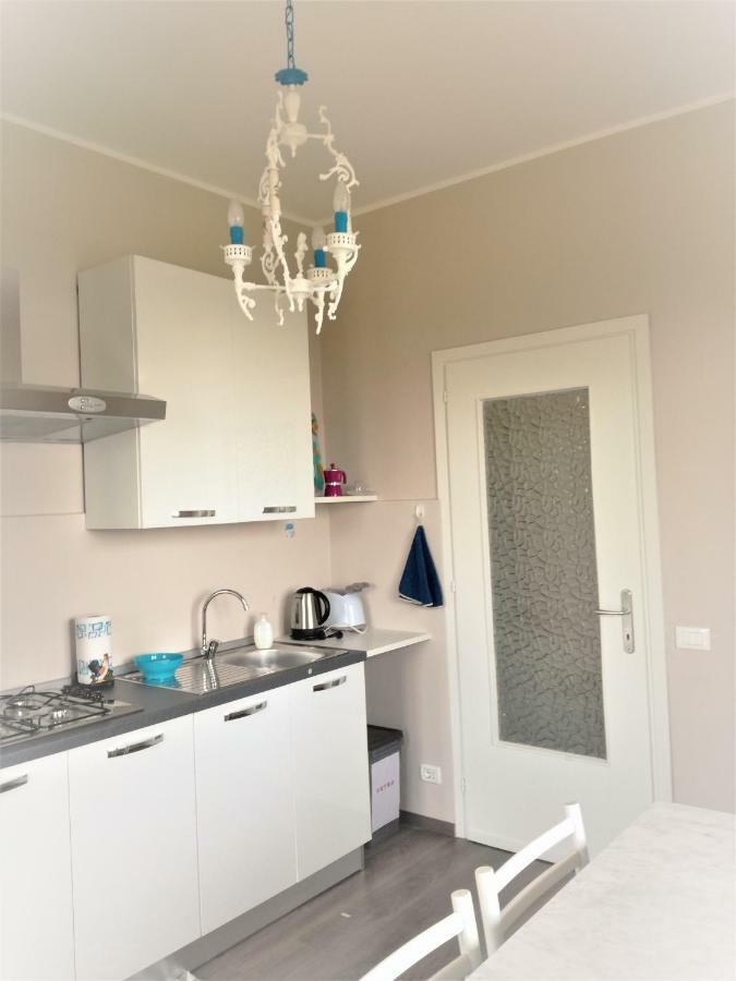 Casale Cadeloro Apartment Nebbiuno Luaran gambar