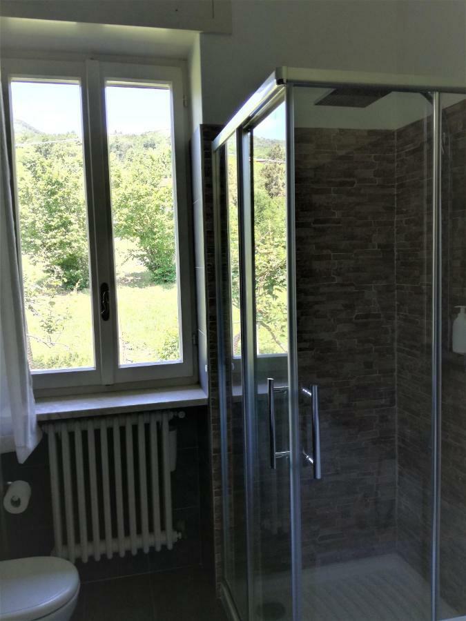 Casale Cadeloro Apartment Nebbiuno Luaran gambar