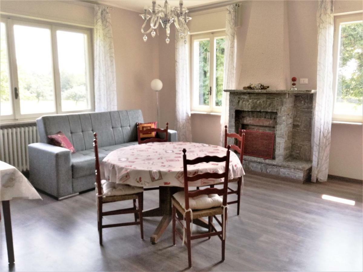 Casale Cadeloro Apartment Nebbiuno Luaran gambar
