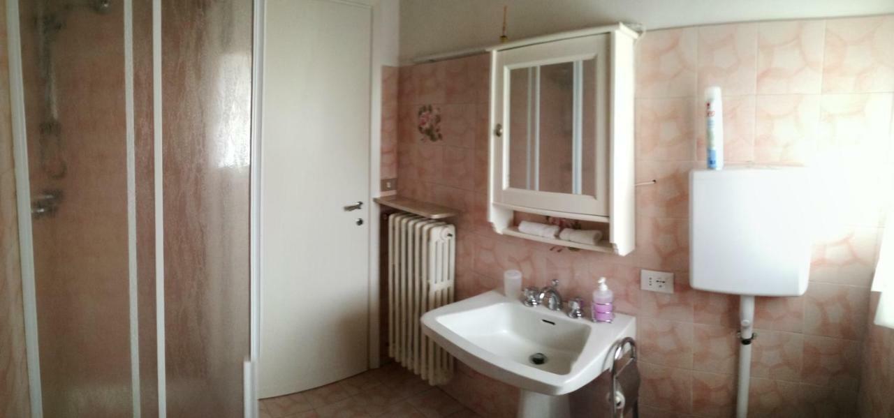 Casale Cadeloro Apartment Nebbiuno Luaran gambar