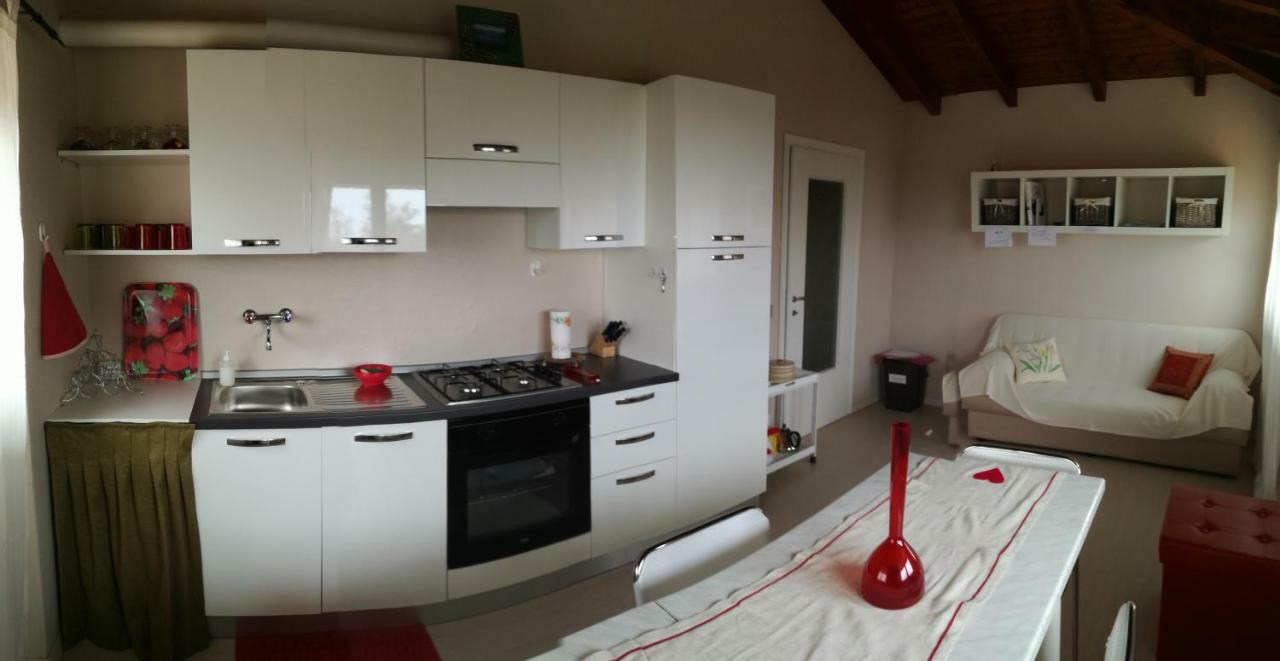 Casale Cadeloro Apartment Nebbiuno Luaran gambar