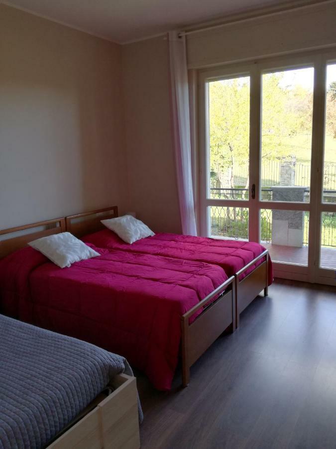 Casale Cadeloro Apartment Nebbiuno Luaran gambar