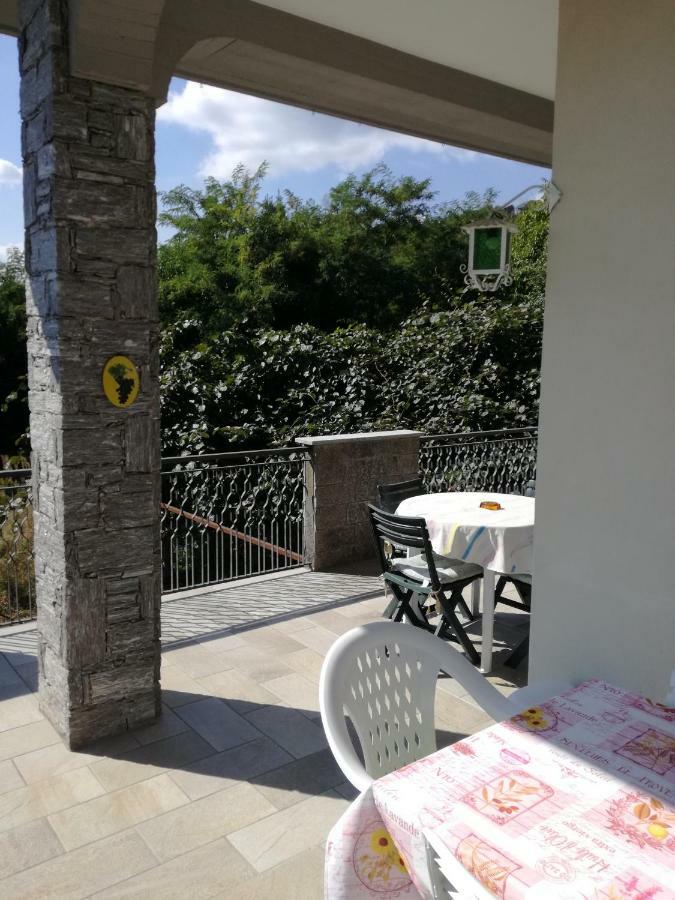 Casale Cadeloro Apartment Nebbiuno Luaran gambar